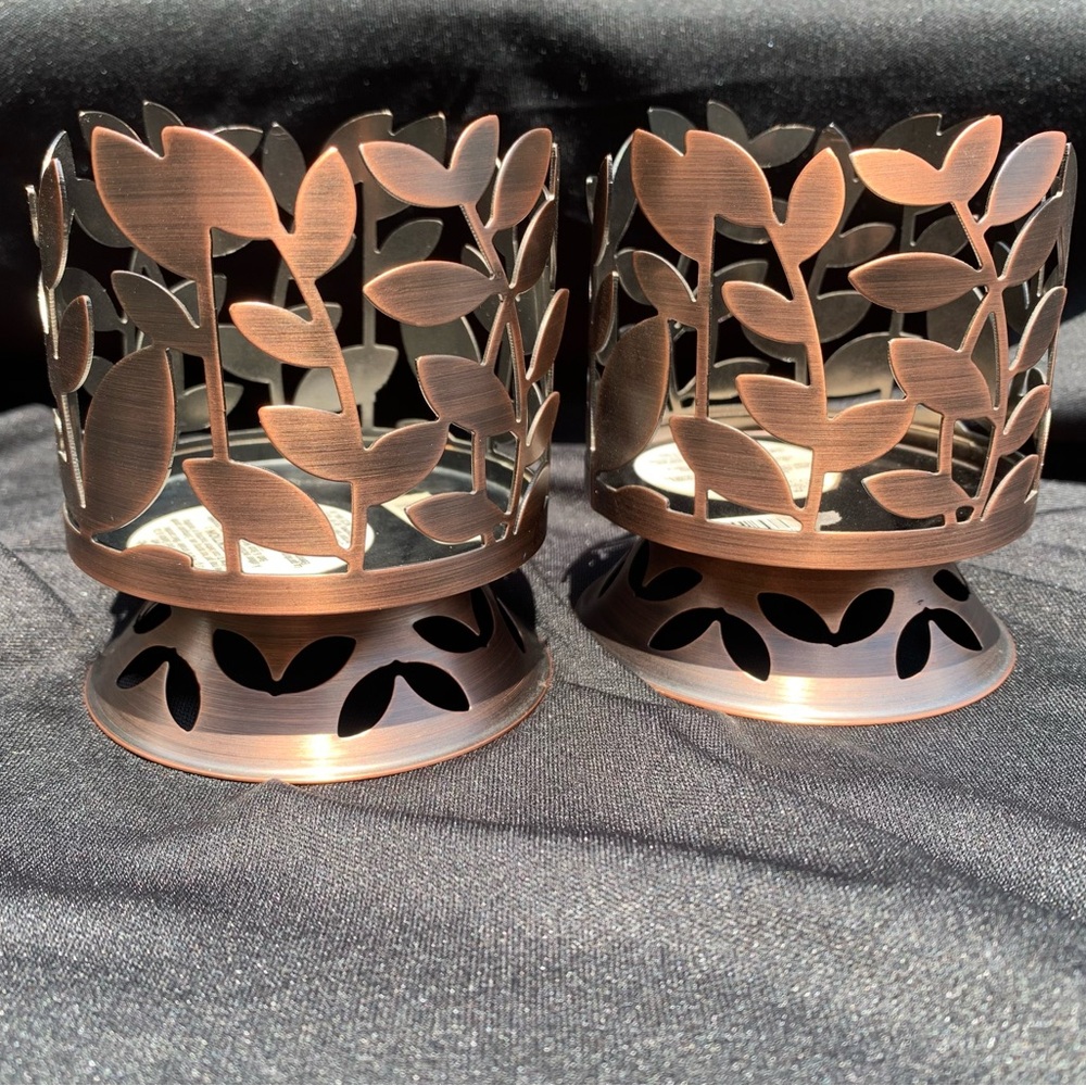 Slatkin & Co candleholders, Set of 2